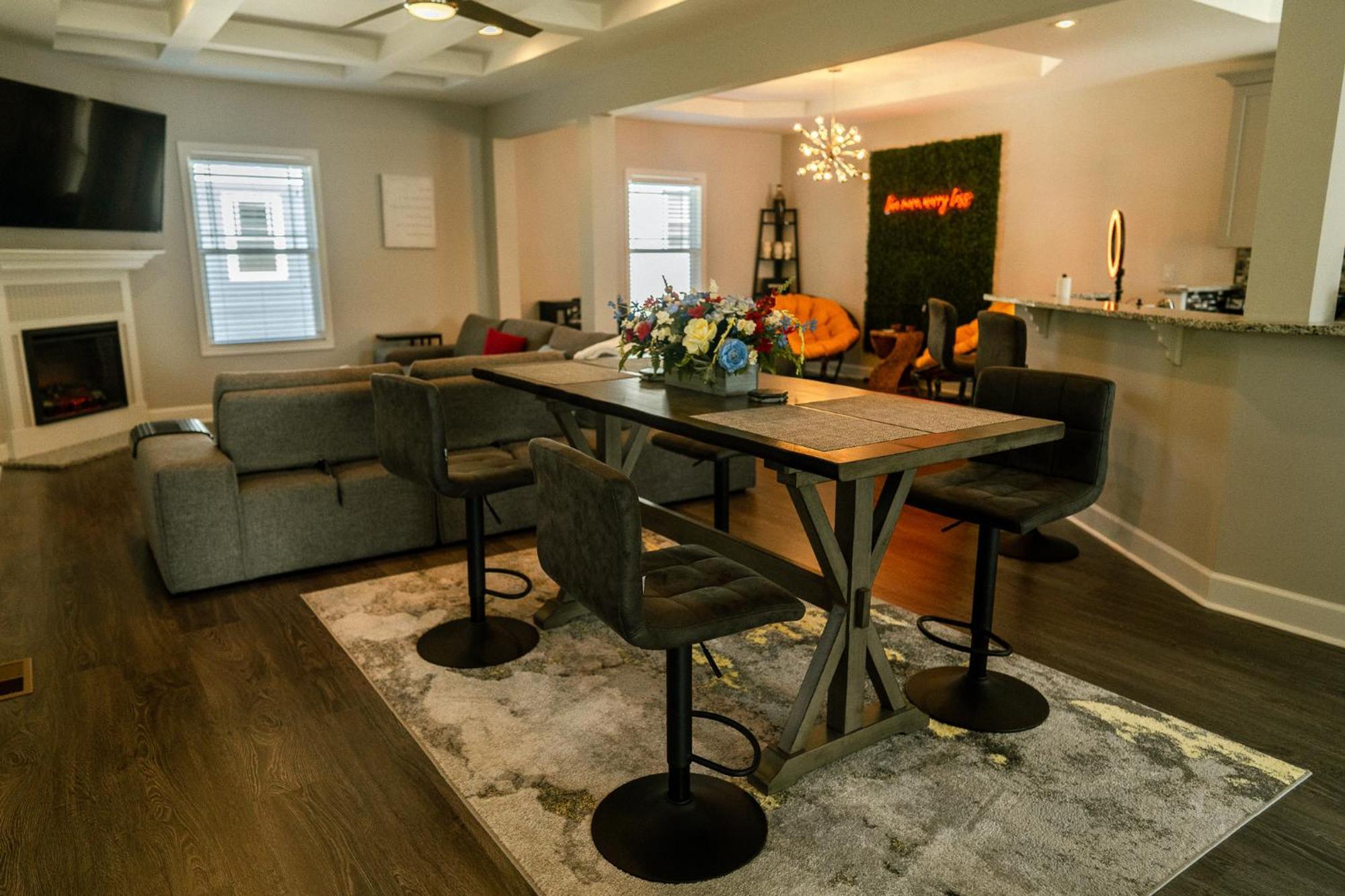אטלנטה Enjoy This Mini-Mansion Near Downtown And The Airport! מראה חיצוני תמונה
